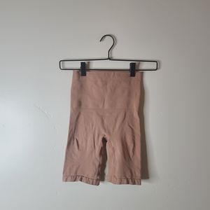 Skims Core Control Mid Thigh Shorts Size L/XL